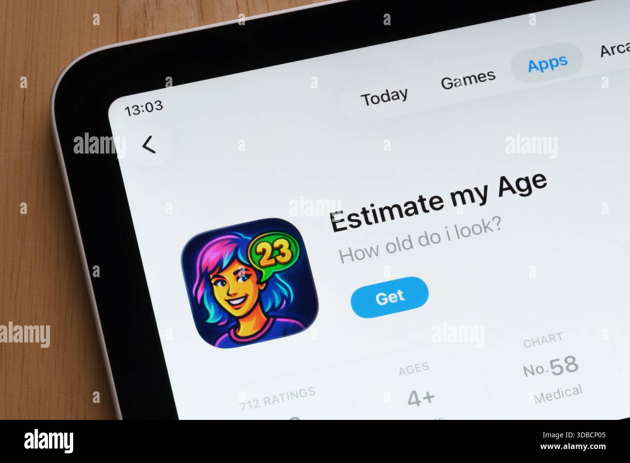 Liste d'applications estimer mon âge affichée sur l'App Store d'Apple iPad avec note et résumé. Stafford, Royaume-Uni, 15 décembre 2025 Banque D'Images