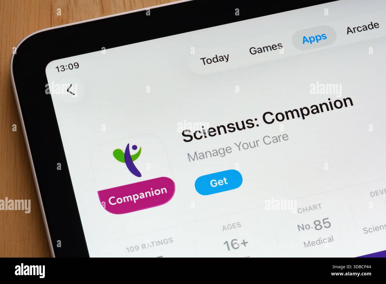 Application de soins de santé Sciensus Companion présentée sur l'App Store d'Apple iPad avec détails. Stafford, Royaume-Uni, 15 décembre 2025 Banque D'Images