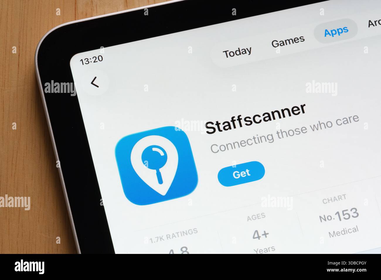 Application de soins de santé Staffscanner présentée sur l'Apple iPad App Store avec des détails. Stafford, Royaume-Uni, 15 décembre 2025 Banque D'Images