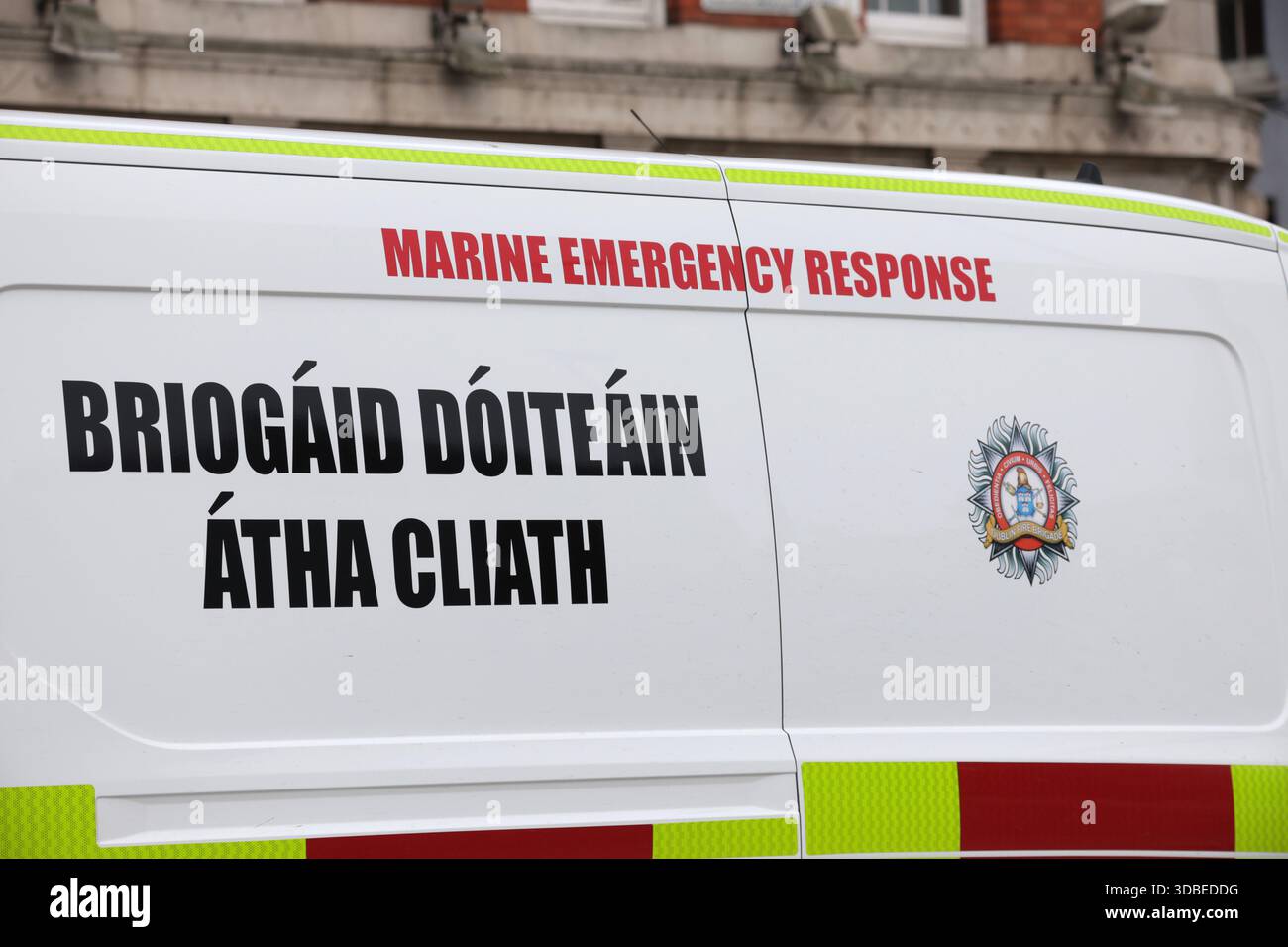 Dublin, Irlande - 10 décembre 2025 - Une camionnette d'intervention d'urgence maritime du pont d'incendie de Dublin vue dans la ville de Dublin représentant des scènes de rue dans la capitale irlandaise Banque D'Images