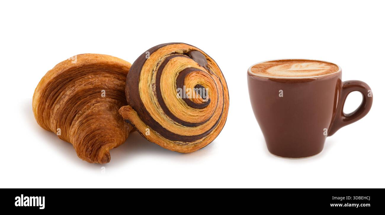 Cappuccino et brioches isolés sur blanc Banque D'Images