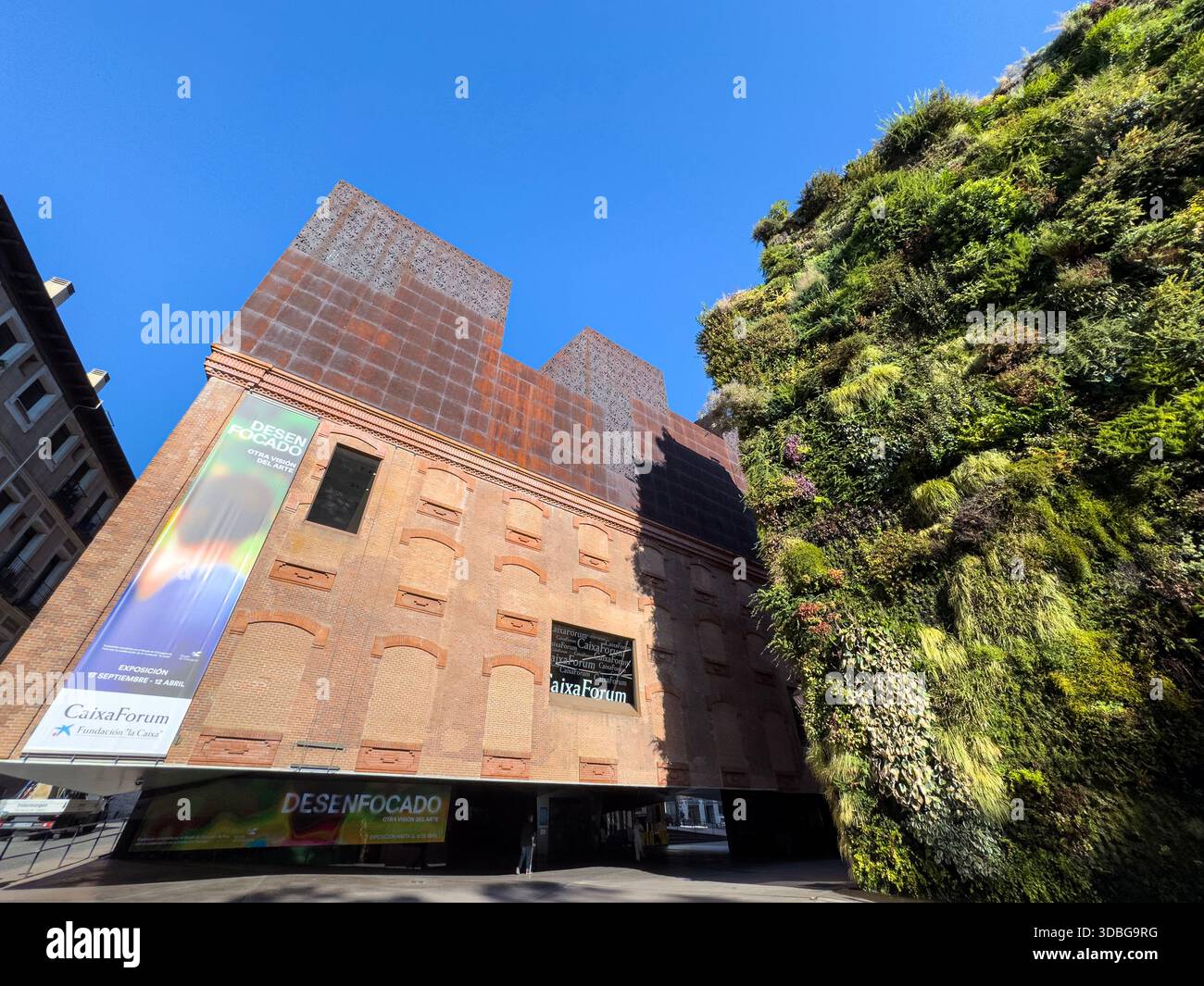 Vertical Garden, CaixaForum Madrid est un centre culturel et un lieu d'art à Madrid, en Espagne Banque D'Images