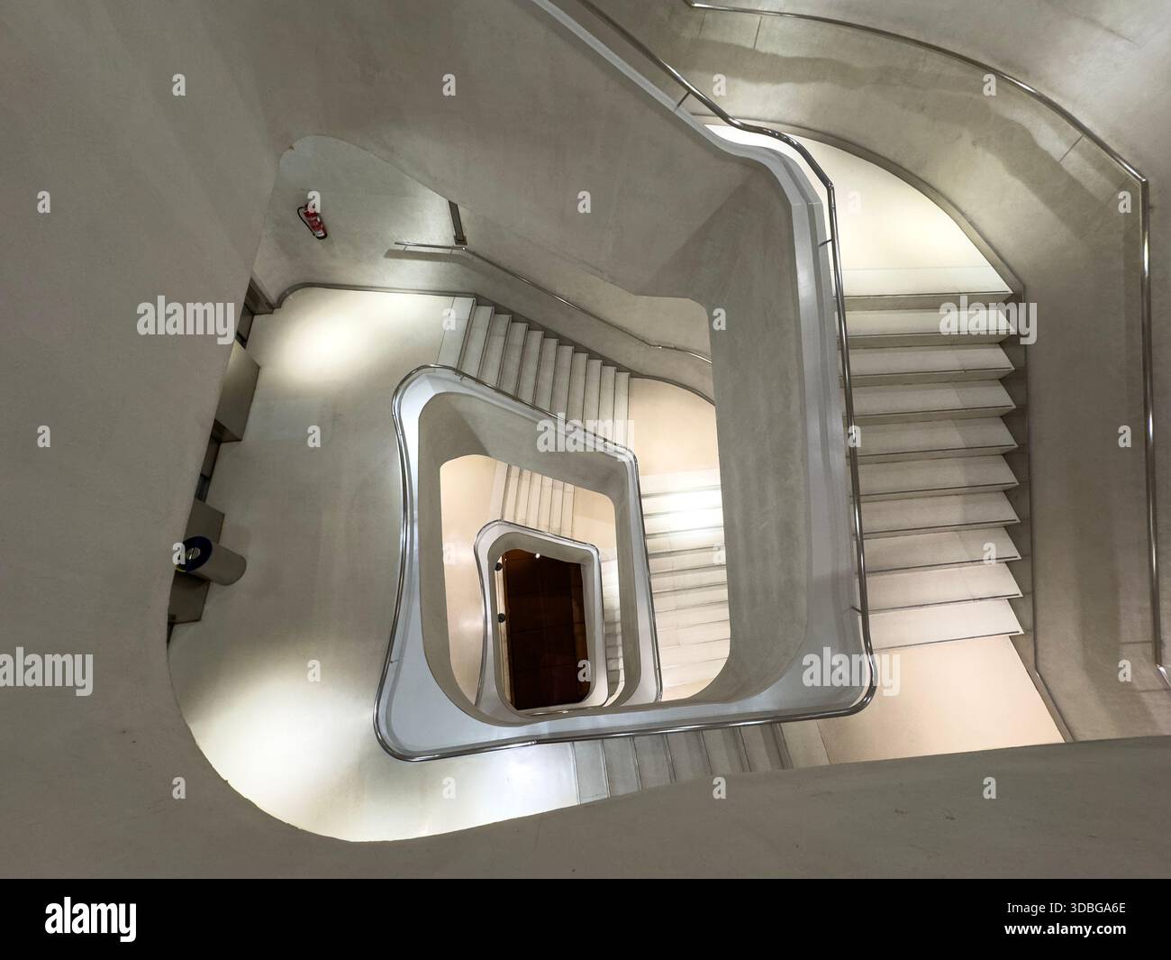 Escaliers de CaixaForum Madrid est un centre culturel et un lieu d'art à Madrid, en Espagne Banque D'Images