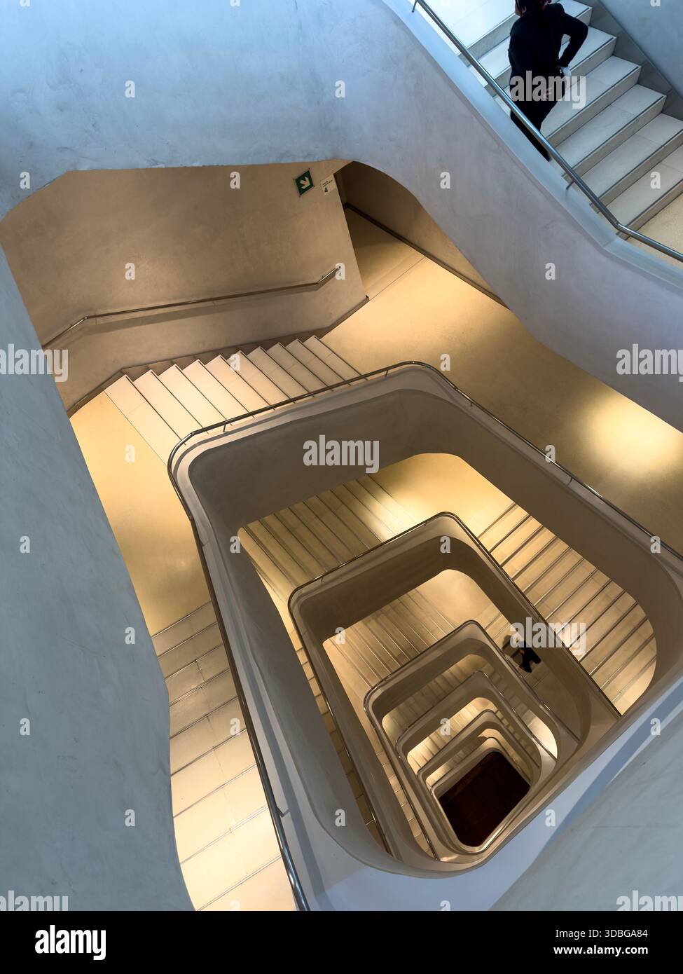 Escaliers de CaixaForum Madrid est un centre culturel et un lieu d'art à Madrid, en Espagne Banque D'Images