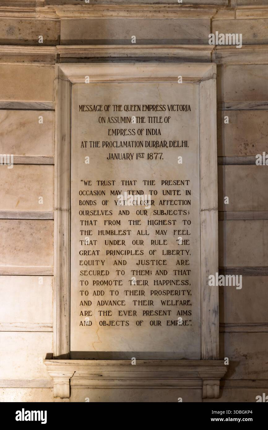 Plaque dans le dôme central du musée Victoria Memorial, Kolkata Banque D'Images