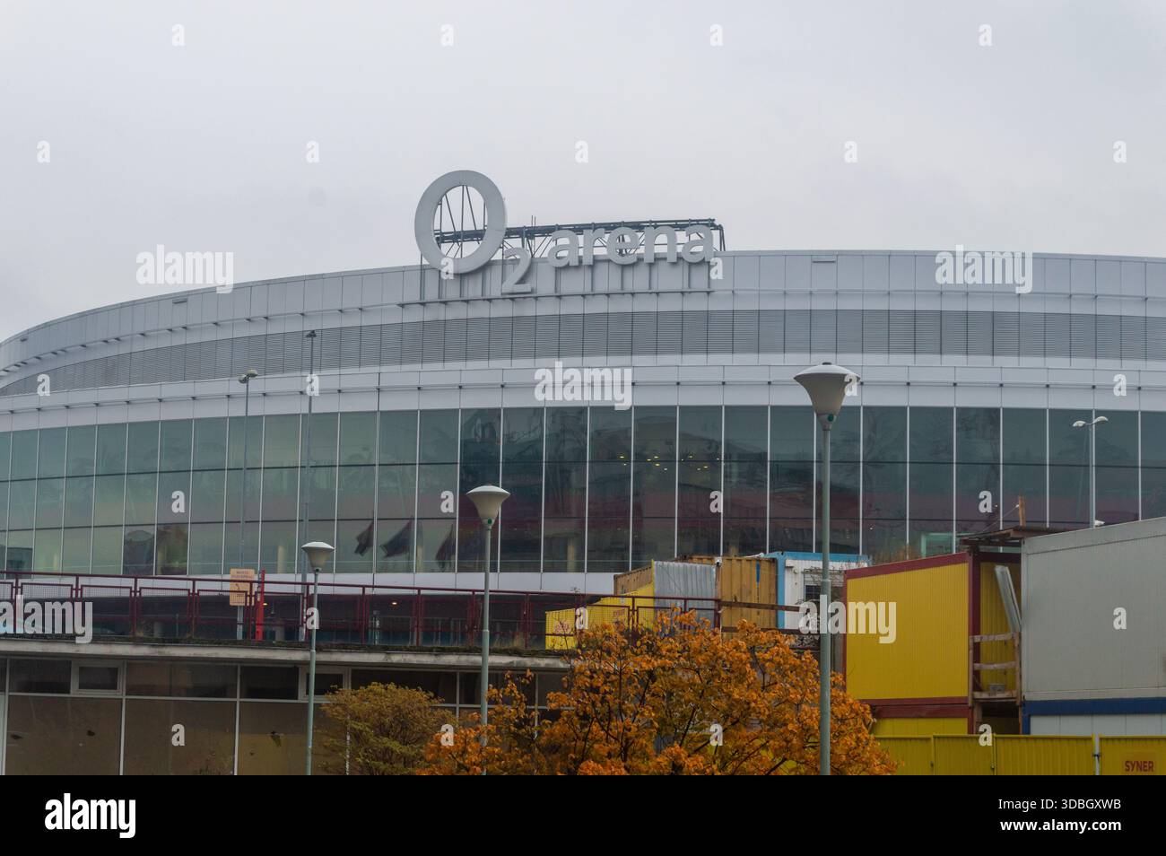 Prague, Tchéquie - 9 novembre 2025 : détail de O2 Arena, arène polyvalente. Banque D'Images