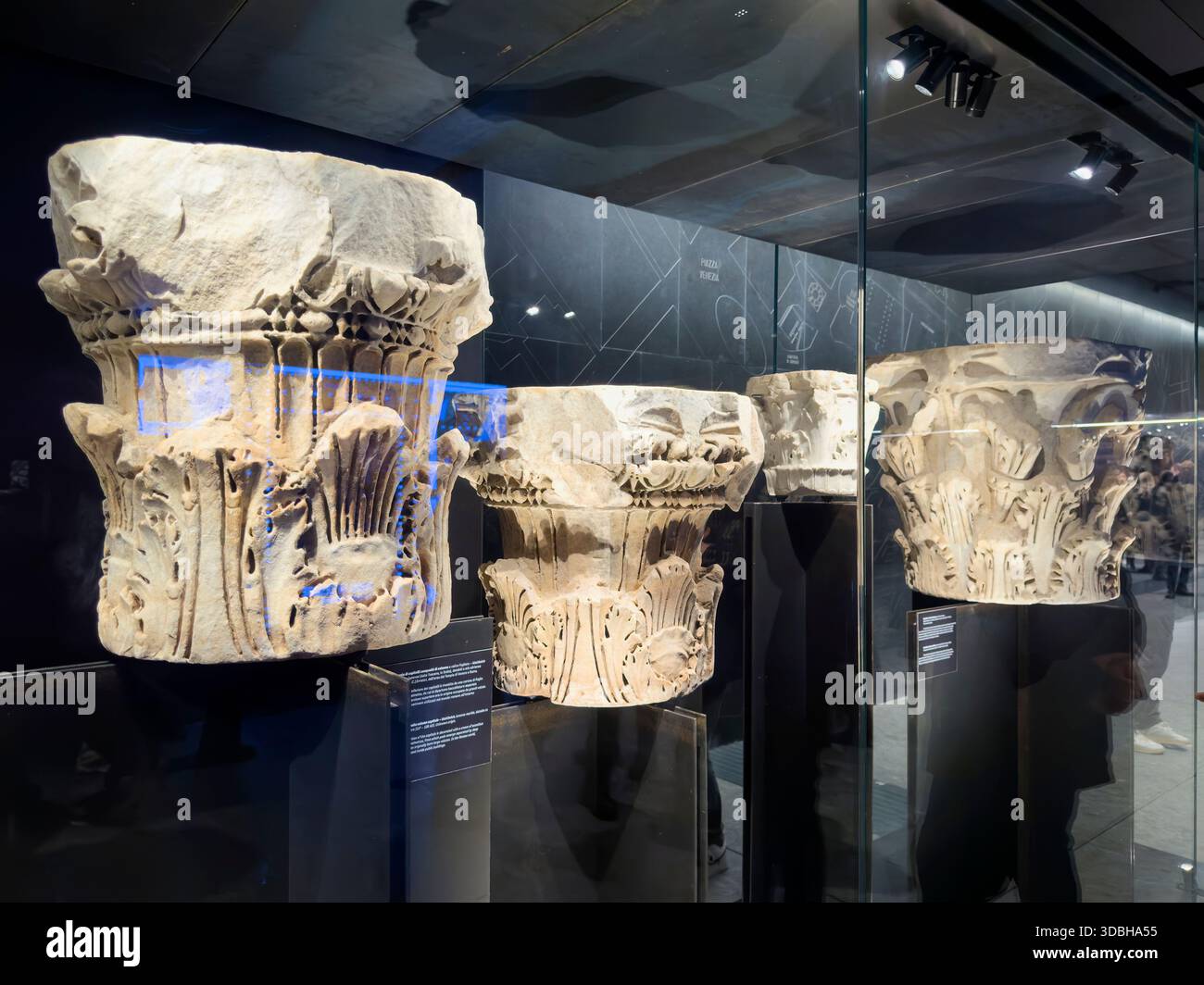 Rome, Italie, 16 décembre 2025. Roberto Gualtieri, maire de Rome, assiste à l'inauguration officielle de la nouvelle section de métro C reliant San Giovanni à la nouvelle station Colosseo-Fori Imperiali. La gare, située juste en face du Colisée, représente une étape majeure en matière d'archéologie et d'ingénierie pour le réseau de transport public de la ville. Crédit : Brad Sterling/Alamy Live News Banque D'Images