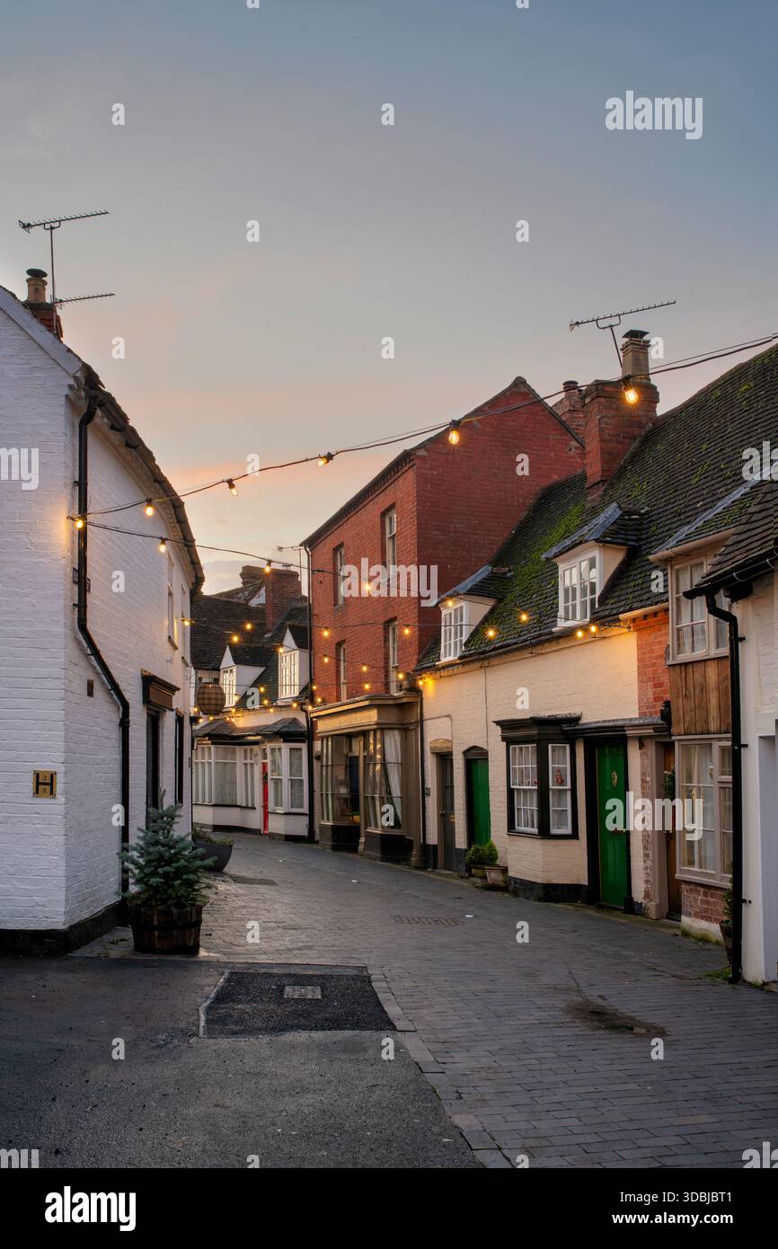 Butter Street au coucher du soleil en décembre. Alcester, Warwickshire, Angleterre Banque D'Images