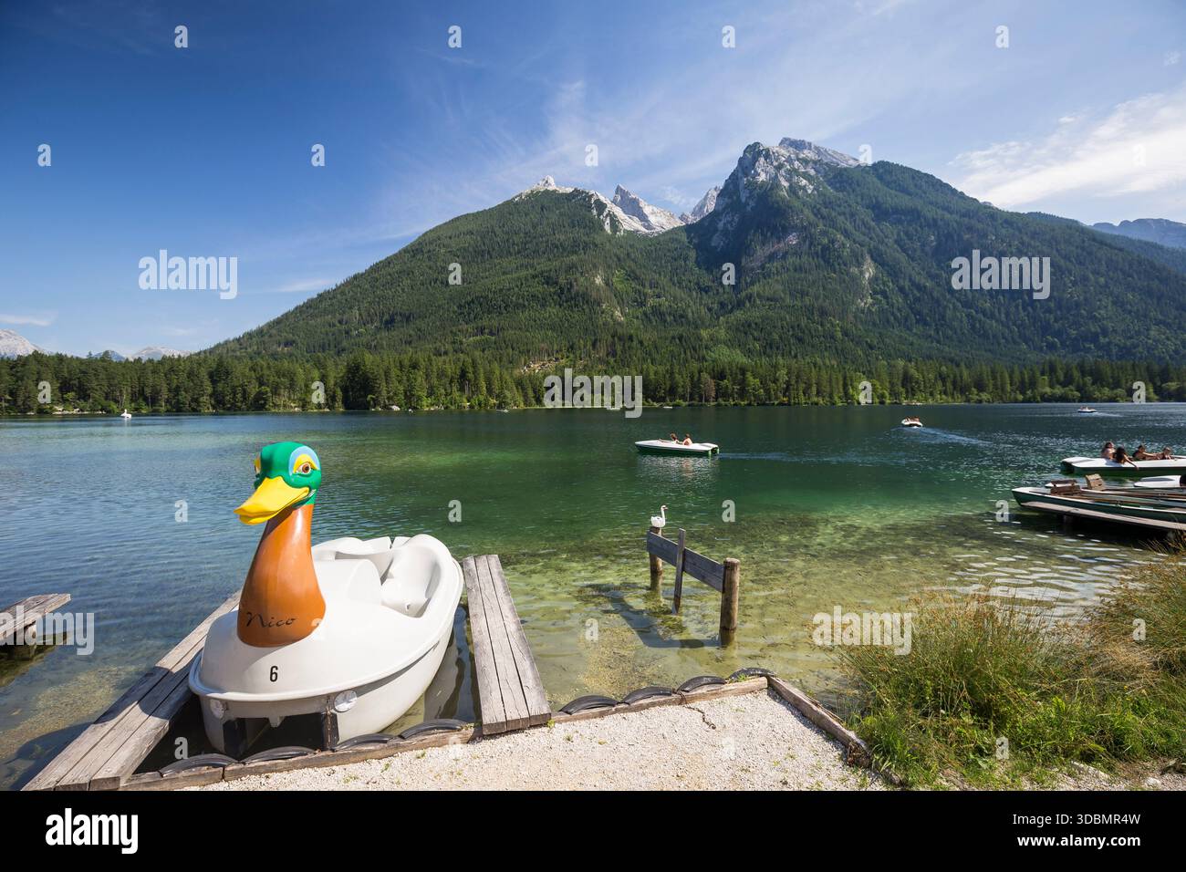 Bateaux sur l'Hintersee vers Hochkalter (2607 m), Ramsau BEI Berchtesgaden, Berchtesgadener Land, haute-Bavière, Bavière, Allemagne Banque D'Images
