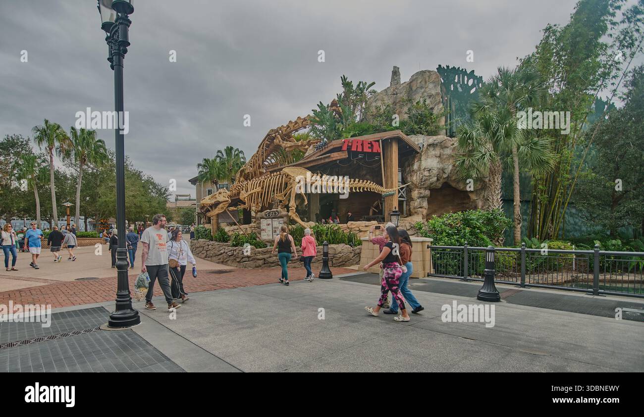 Orlando, Floride, États-Unis-9 décembre 2025 :Disney Springs complexe de divertissement au Walt Disney World Resort. Photo de l'après-midi montrant le café T-Rex Banque D'Images