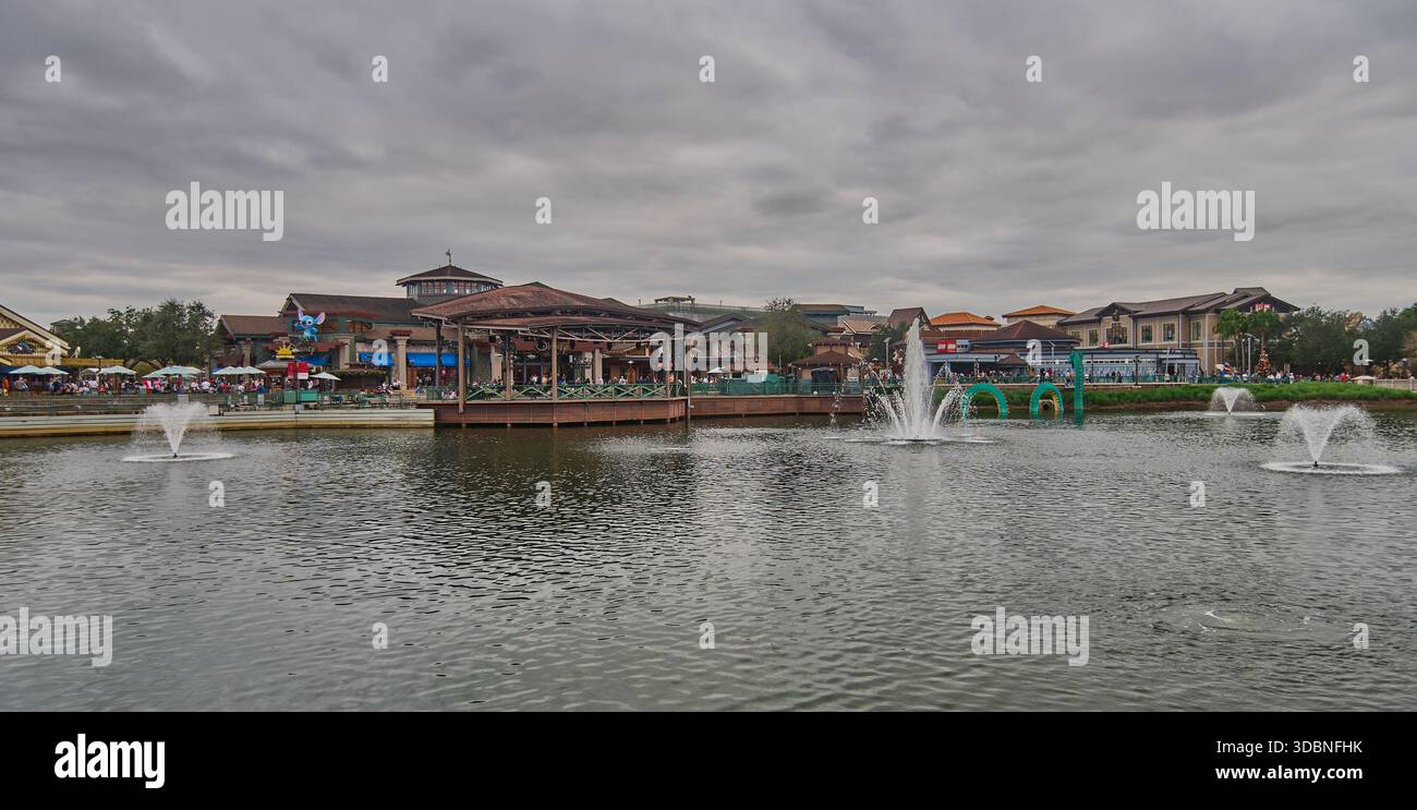 Orlando, Floride, États-Unis-9 décembre 2025 :Disney Springs est un complexe de boutiques, de restaurants et de divertissements situé au Walt Disney World Resort à Lake Buena Vista Banque D'Images