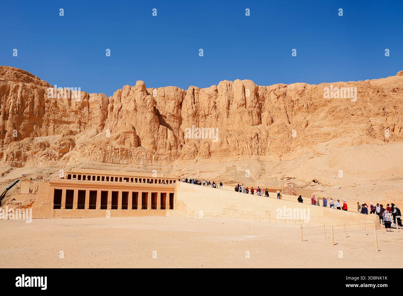 Temple d'Hatshepsout, temple mortuaire d'Hatshepsout, Deir el-Bahari, Thèbes, Louxor, Égypte Banque D'Images