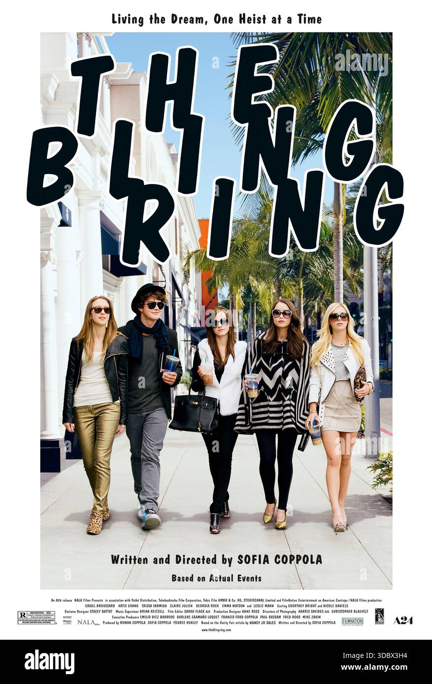 The Bling Ring (2013) réalisé par Sofia Coppola et mettant en vedette Katie Chang, Israel Broussard et Emma Watson. Un groupe d'adolescents obsédés par la gloire à Los Angeles cambriolent les maisons de célébrités après avoir suivi leurs horaires en ligne. Affiche AMÉRICAINE À une feuille POUR USAGE ÉDITORIAL UNIQUEMENT. Crédit : BFA / A24 Banque D'Images