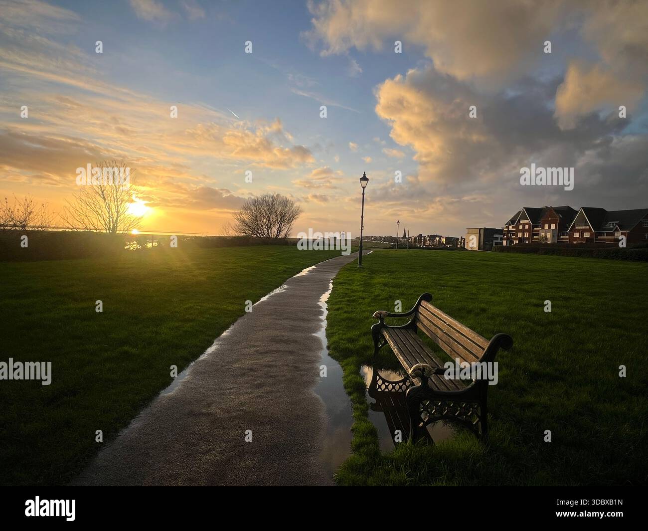 Coucher de soleil dans Lytham Quays et estuaire de Rible, Lytham St Annes, Fylde dans le Lancashire, Angleterre, Royaume-Uni Banque D'Images