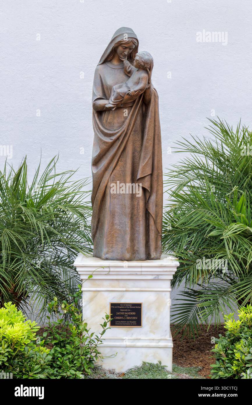 Statue de Marie et Jésus à l'église Mary Star of the Sea, la Jolla, Californie Banque D'Images