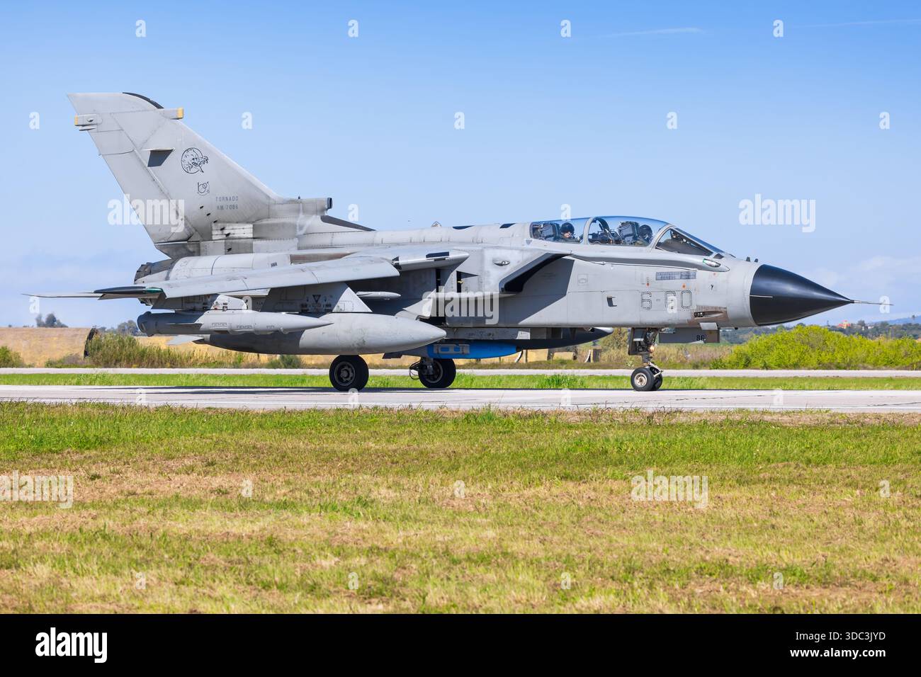 grèce, combat multirôle, hellénique, 2000, avion, vol, défense, base aérienne, avion, aviation, combat, air, vitesse, mirage, défense, jet, militaire, sk Banque D'Images