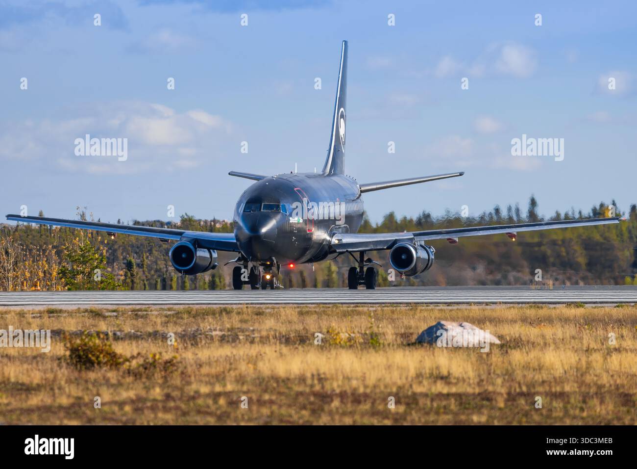 Yellowknife, Canada - 23 septembre 2025 : Boeing 737-200C de Buffalo Airways Banque D'Images