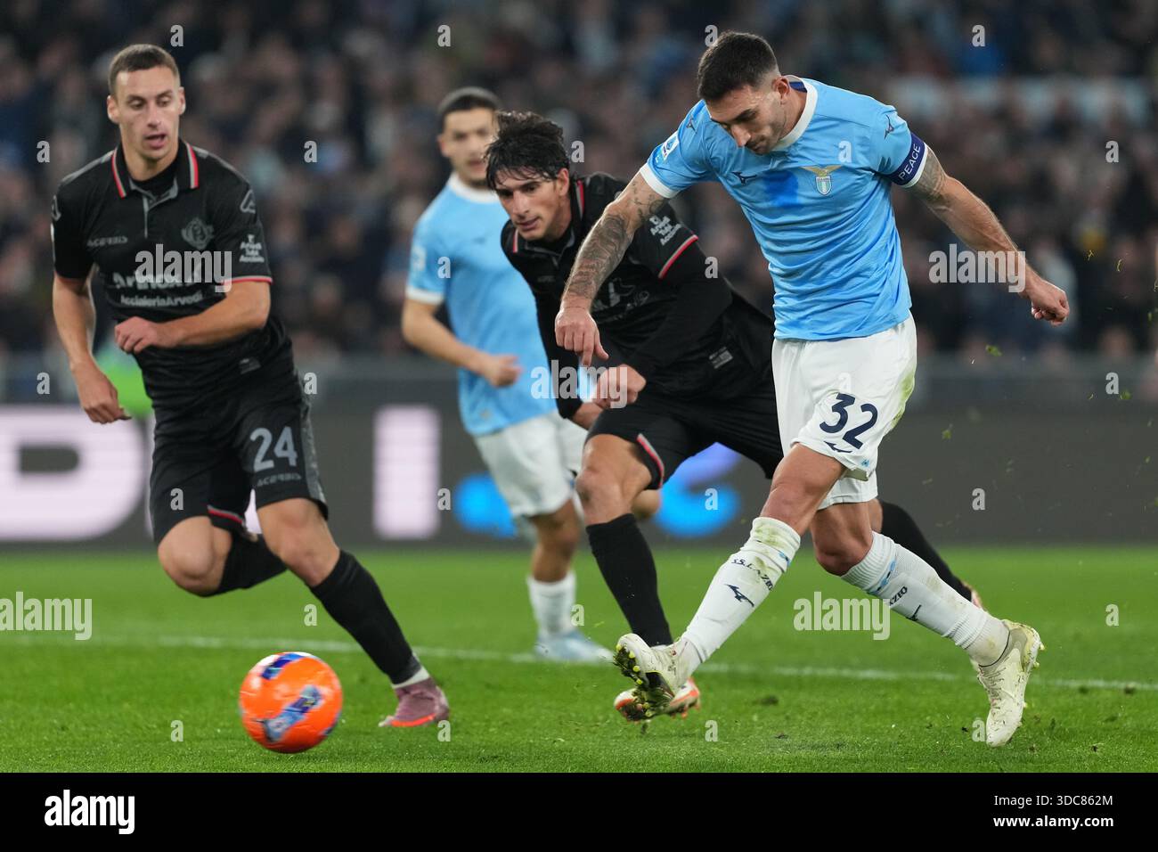 Rome, Italie. 20 décembre 2025. Danilo Cataldi du SS Lazio lors du match de football Serie A 2025/2026 entre le SS Lazio et l'US Cremonese au Stadio Olimpico à Rome (Italie), le 20 décembre 2025. Crédit : Insidefoto/Alamy Live News Banque D'Images