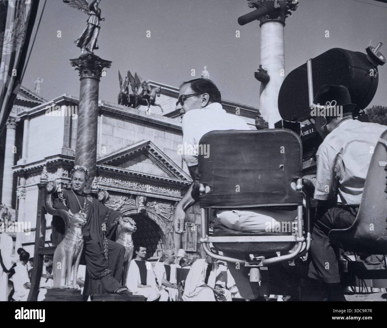 Le cinéaste américain Joseph Mankiewicz et Rex Harrison lors du tournage du film Cléopâtre, 1963 Banque D'Images