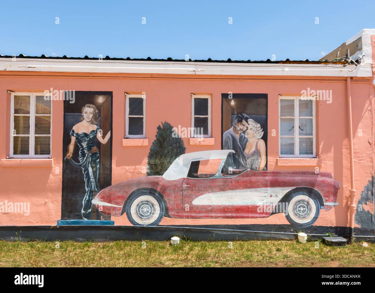 Sur LA ROUTE 66, murale de Clark Gable, Carole Lombard et a. Corvette, Blue Swallow Motel, Tucumcari, Nouveau-Mexique. Artiste : inconnu Banque D'Images