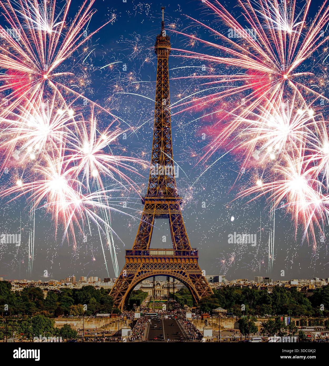 Feux d'artifice au-dessus de la tour Eiffel le nouvel an à Paris Banque D'Images