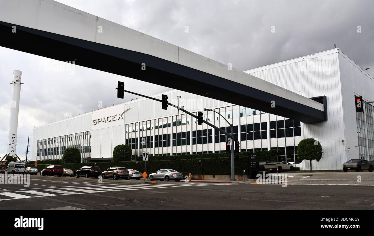 Vue extérieure du siège social de SpaceX situé au 1 Rocket Road, Hawthorne (Comté de LA), Californie Banque D'Images