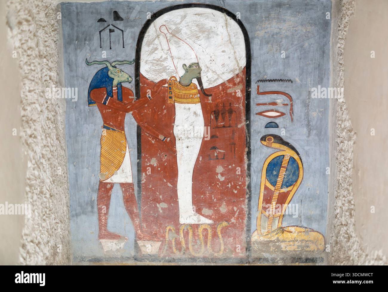 Hiéroglyphes égyptiens anciens sur le papyrus - le Caire Banque D'Images