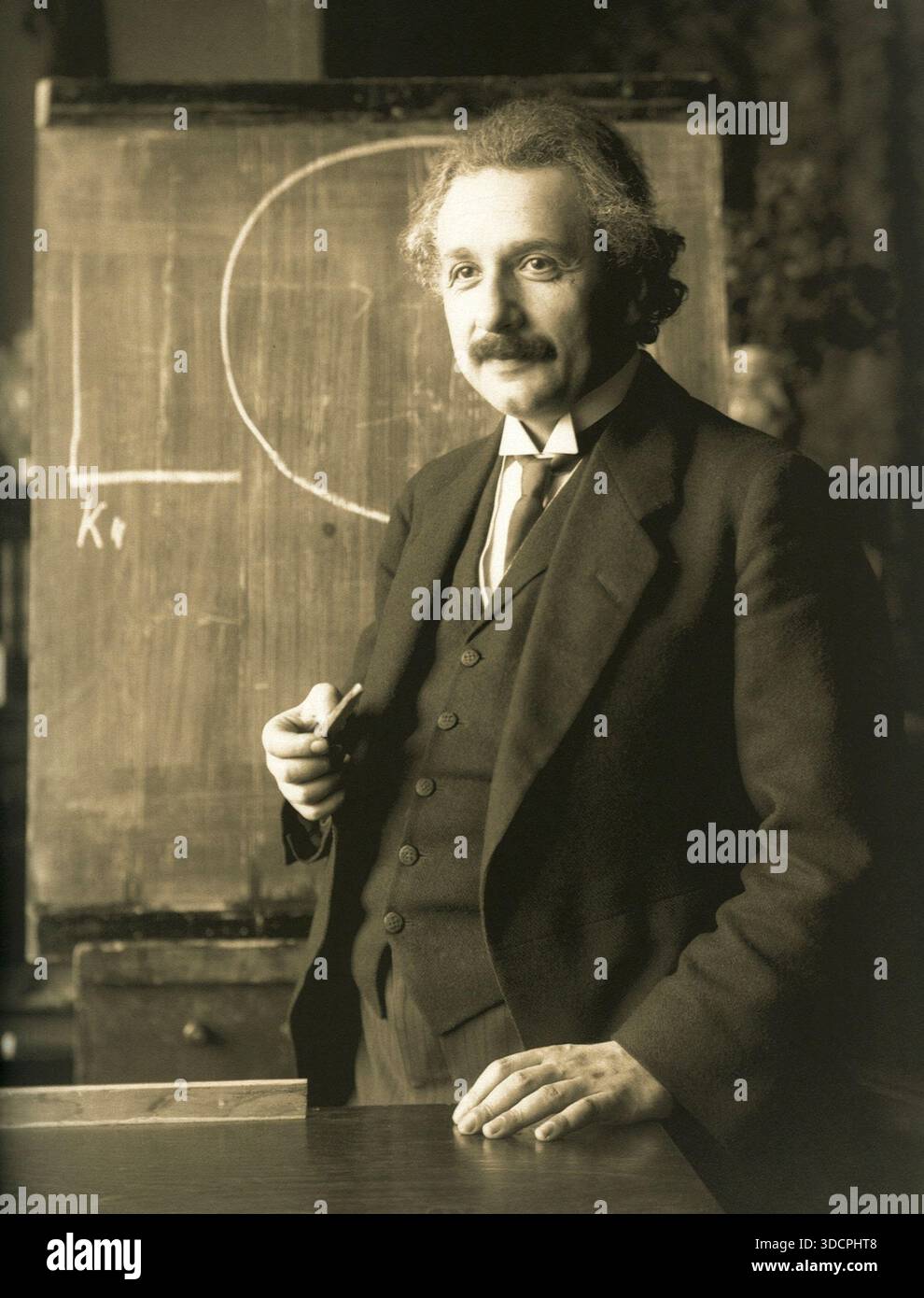 Albert Einstein lors d'une conférence à Vienne. Ferdinand Schmutzer. 1921. Banque D'Images