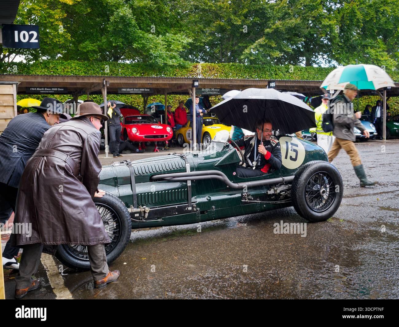 Une voiture de course verte Frazer Nash Fane Monoposto 1935 dans le paddock du Goodwood Revival, West Sussex UK Banque D'Images