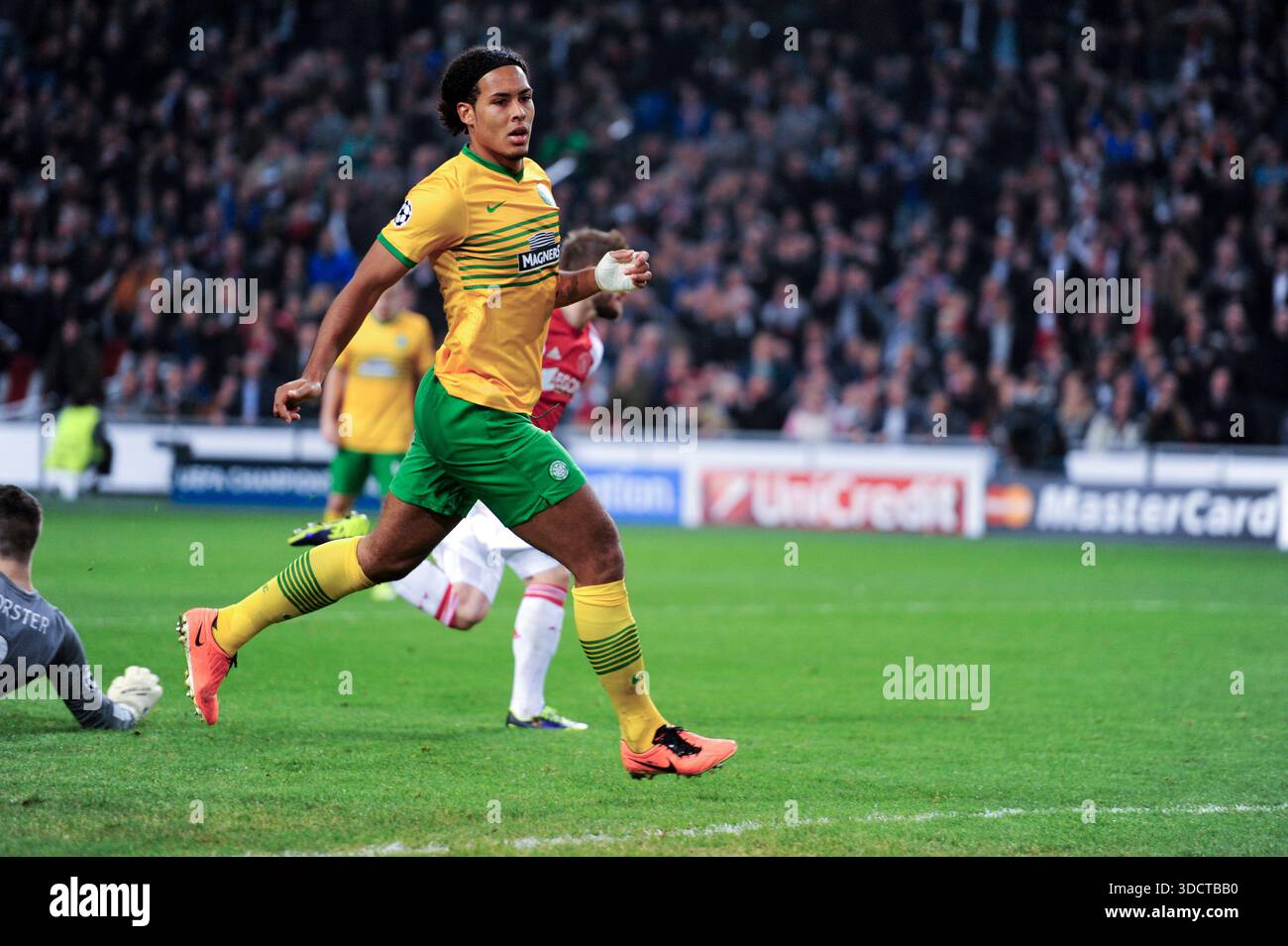 Ligue des champions Ajax Amsterdam vs Celtic Glasgow Virgil van Dijk - Celtic Banque D'Images