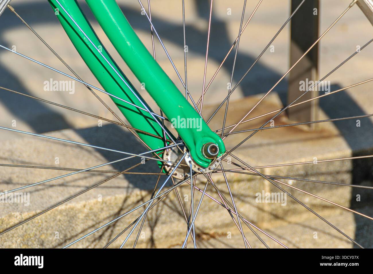 Pièces mécaniques d'un vélo un jour ensoleillé Banque D'Images
