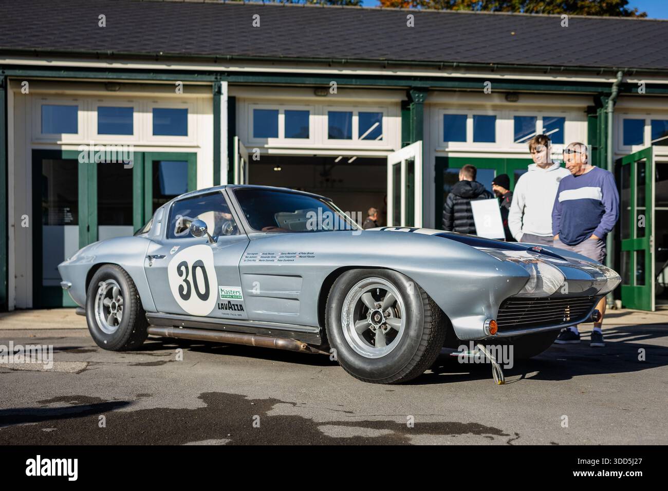 Chevrolet Corvette Stingray 1963, exposée à l'Assemblée de Bicester Motion qui s'est tenue le 30 novembre 2025. Banque D'Images