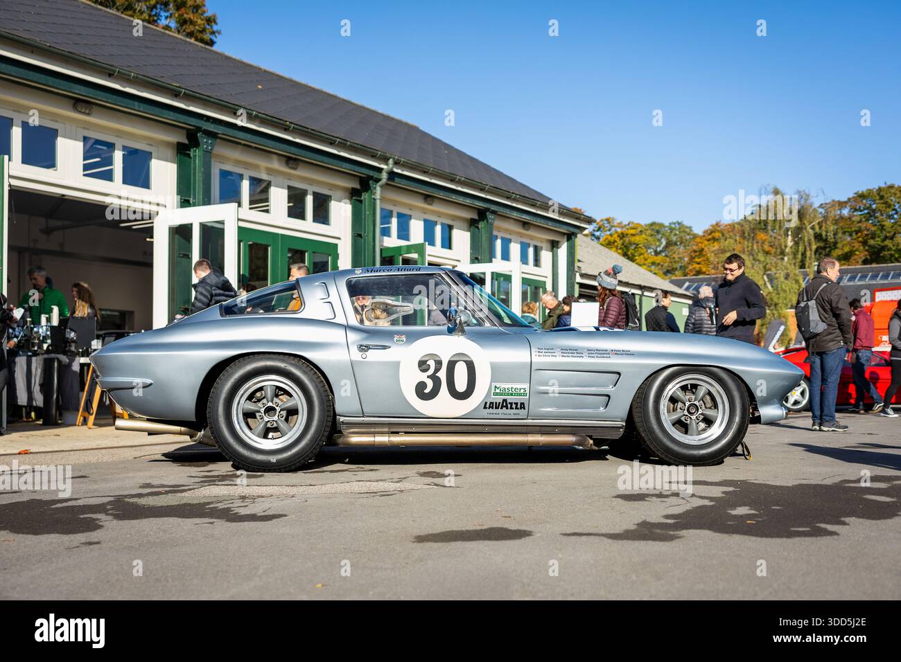 Chevrolet Corvette Stingray 1963, exposée à l'Assemblée de Bicester Motion qui s'est tenue le 30 novembre 2025. Banque D'Images