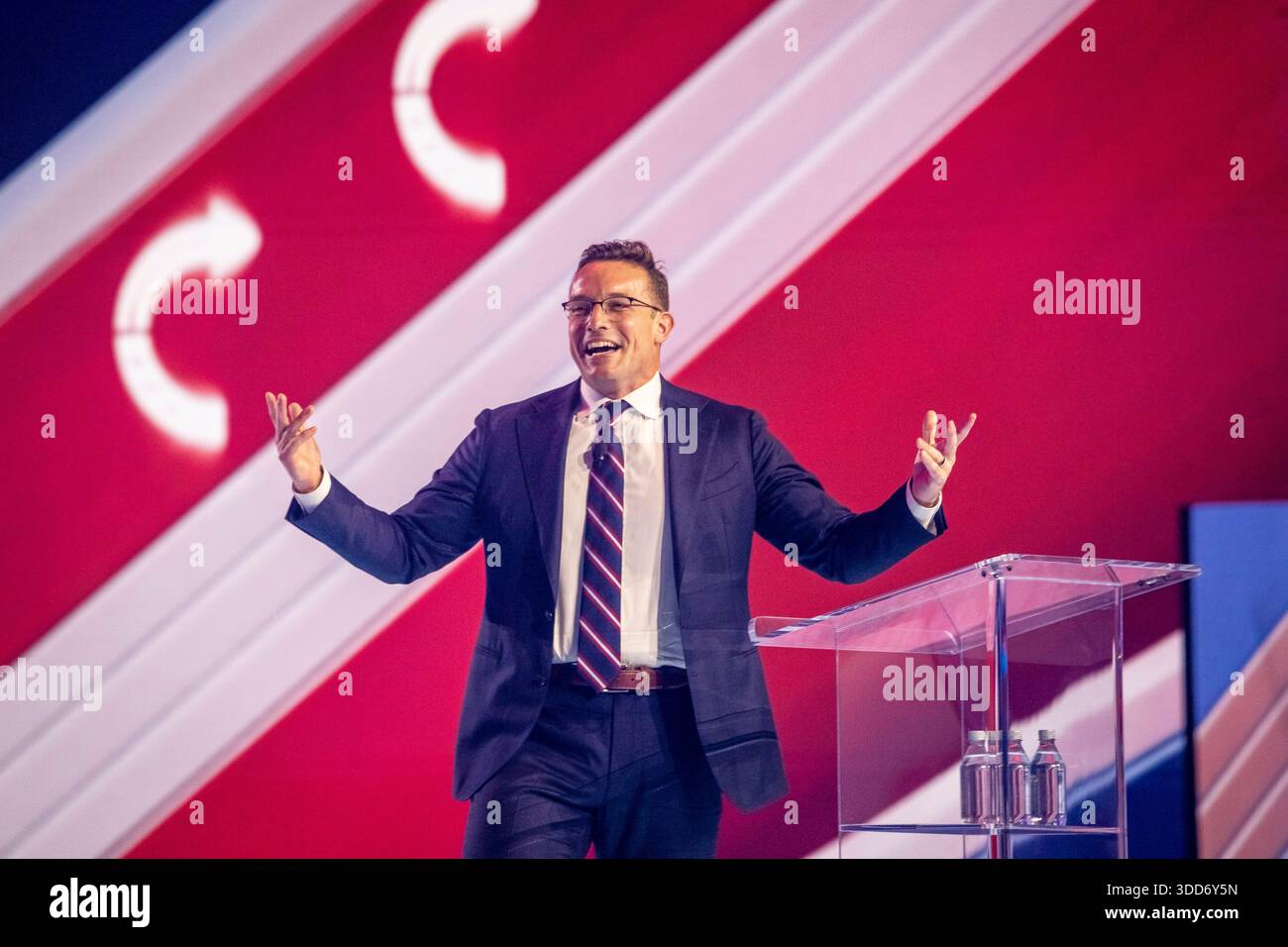 Benny Johnson prend la parole au jour 3 de l'AmericaFest 2025 à Phoenix, Arizona. Dec. 20, 2025 Banque D'Images