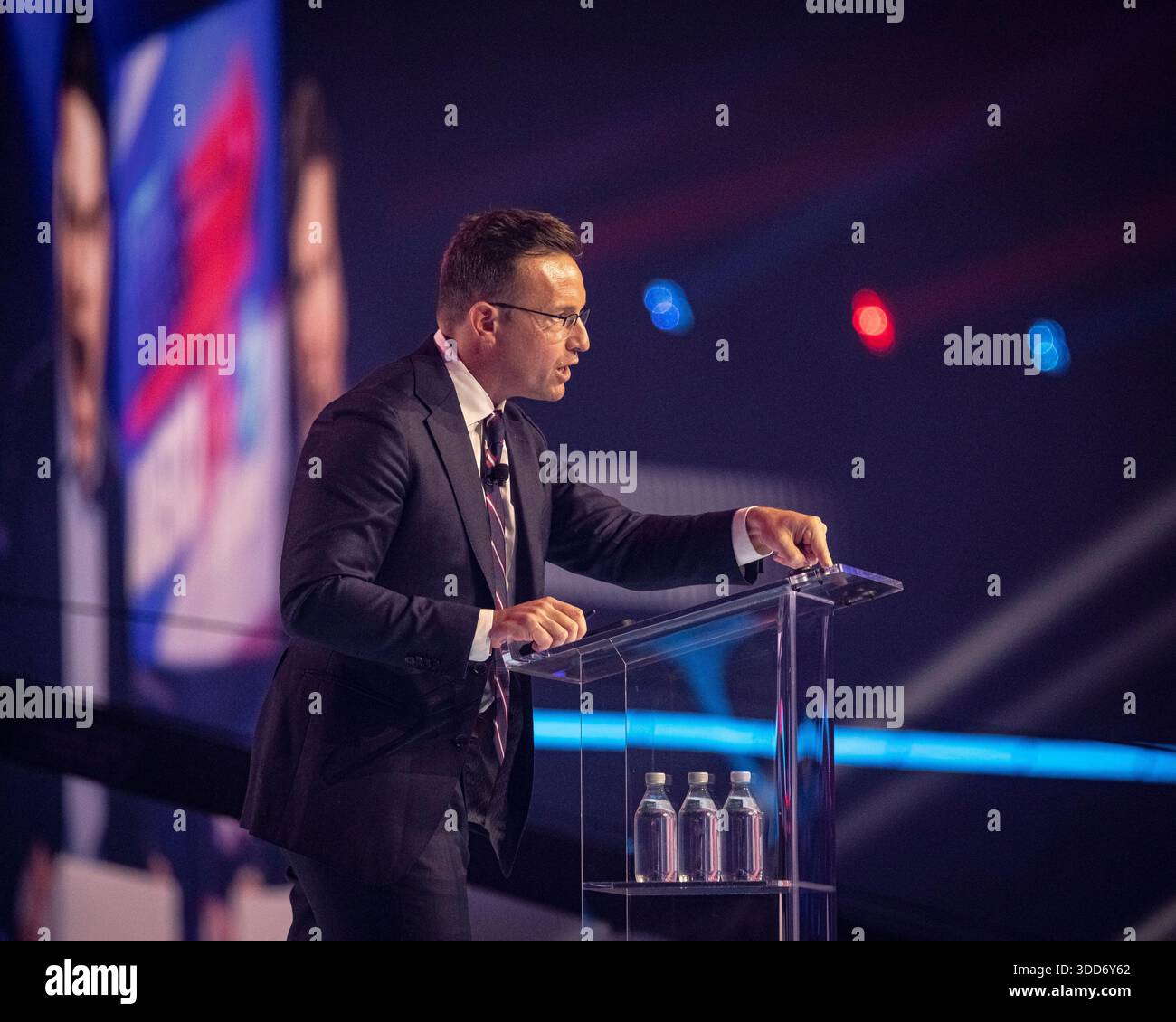 Benny Johnson prend la parole au jour 3 de l'AmericaFest 2025 à Phoenix, Arizona. Dec. 20, 2025 Banque D'Images