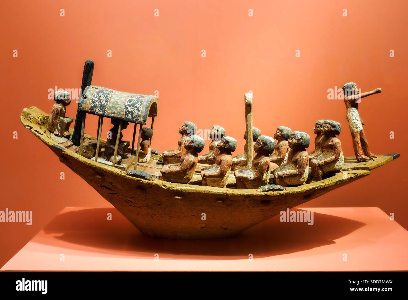 Modèle de bateau - Early Middle Kingdom - bois peint - puits funéraire d'Usermut et Inpuemhet, Saqqara Banque D'Images
