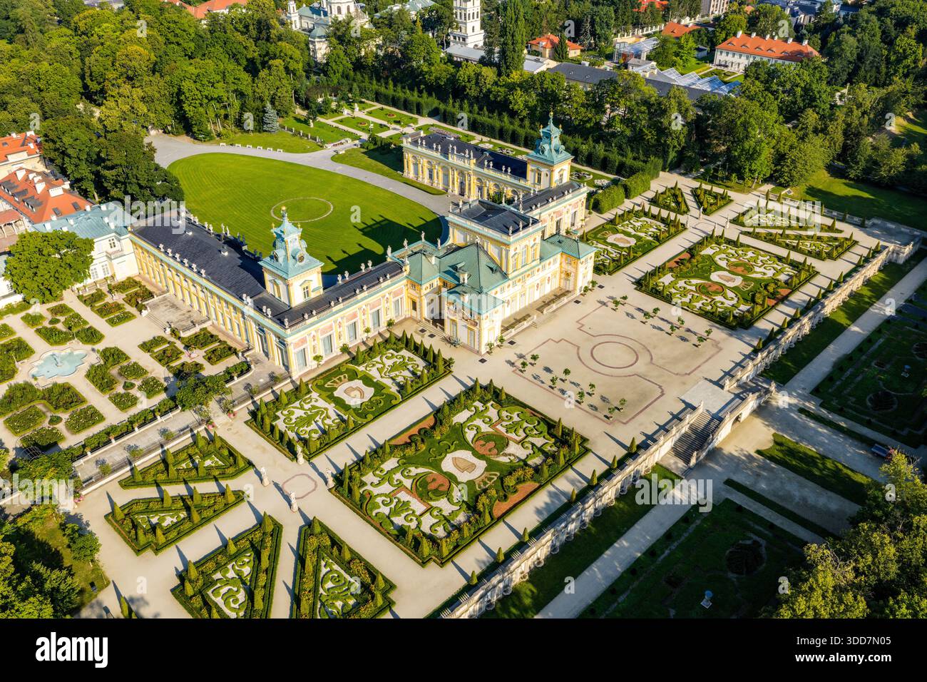 Varsovie, Pologne - 07 août 2025 : Palais Royal de Wilanow du roi Jan III Sobieski avec jardin et parc environnants dans le quartier historique de Wilanow Banque D'Images
