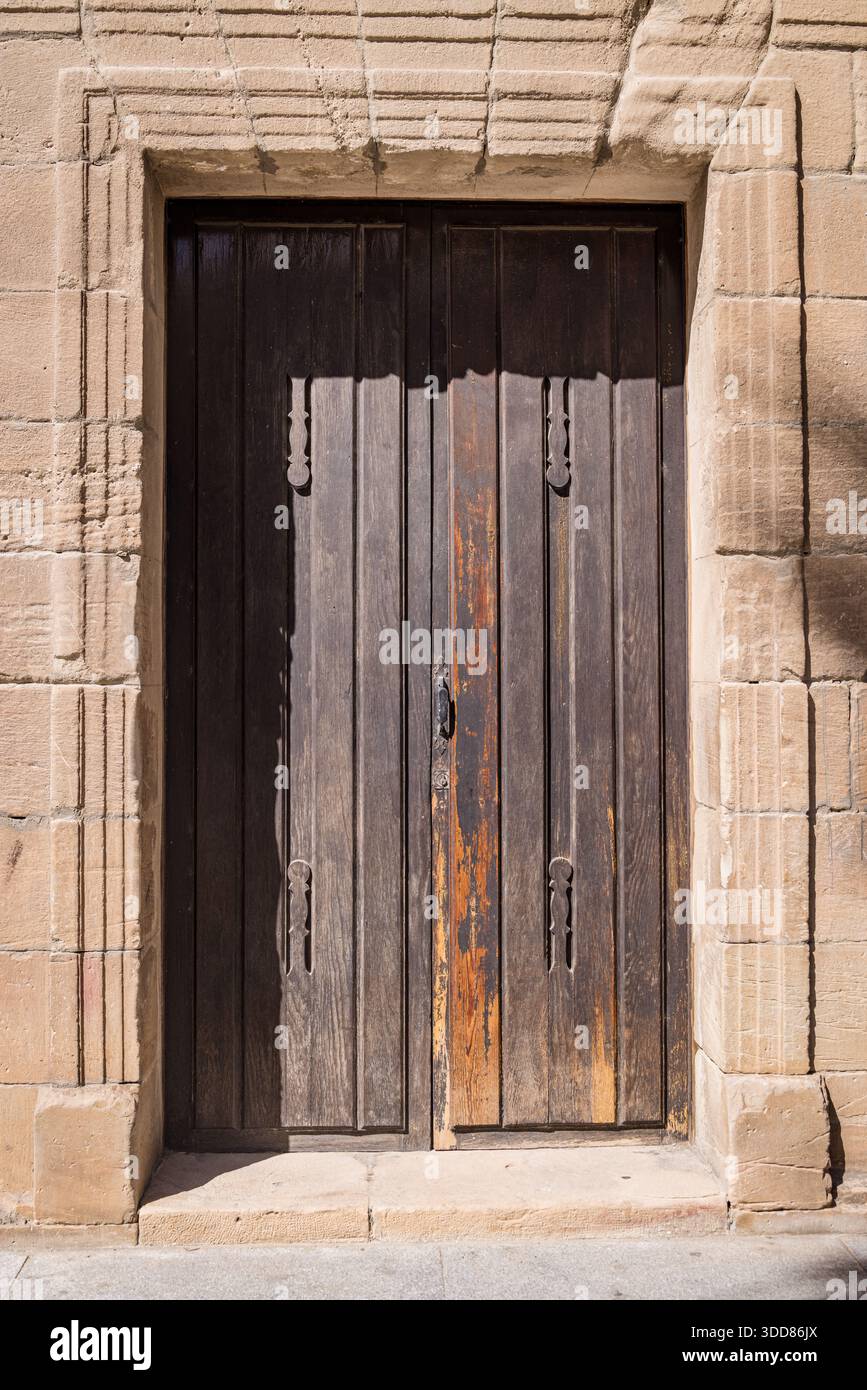 Ancienne porte en bois de la chapelle du port de Malaga (la Capilla del Puerto de Málaga), Malaga, Espagne Banque D'Images