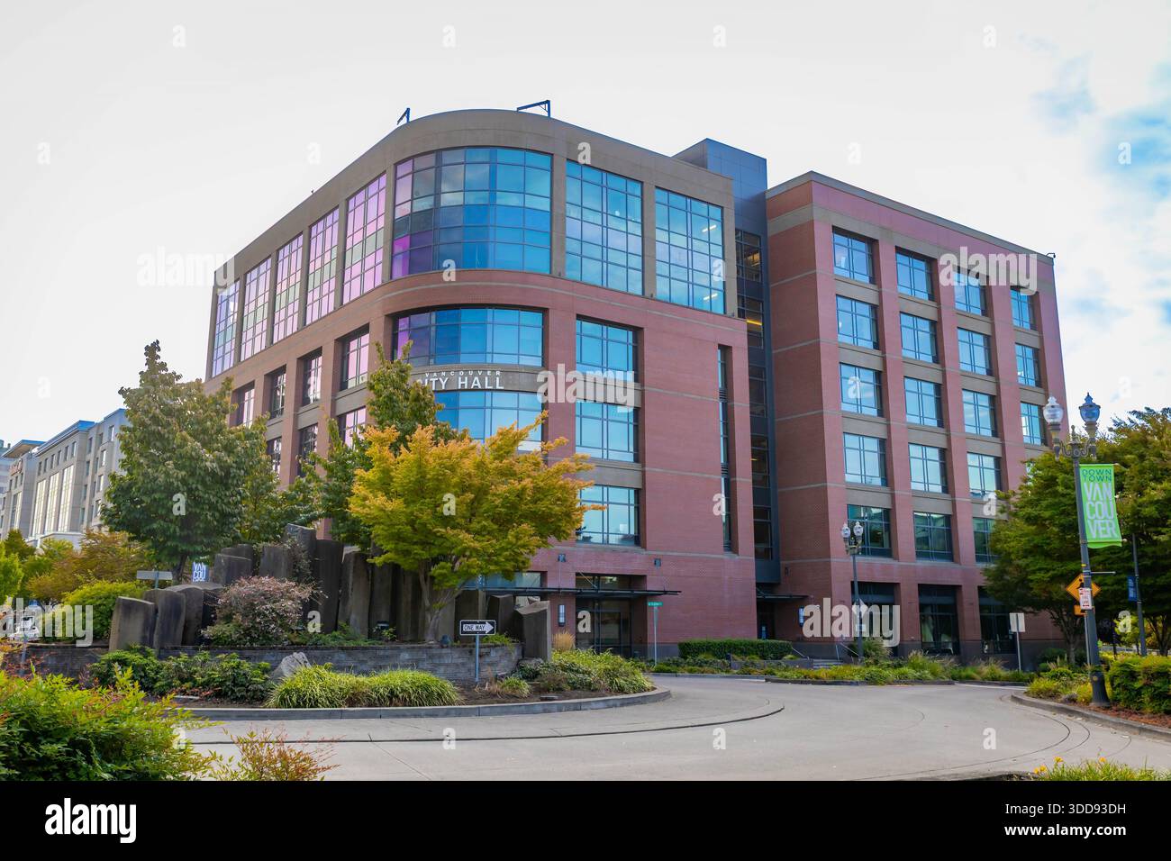 Vancouver, WA, États-Unis - 30 septembre 2025 : extérieur de l'hôtel de ville de Vancouver certifié LEED Or de six étages, anciennement Columbian Building, in Banque D'Images