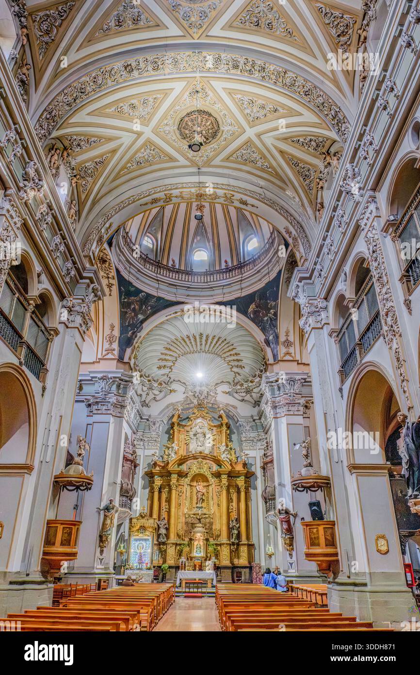 Intérieur de l'église San Juan el Real avec autel baroque et peintures de Goya, Calatayud Banque D'Images