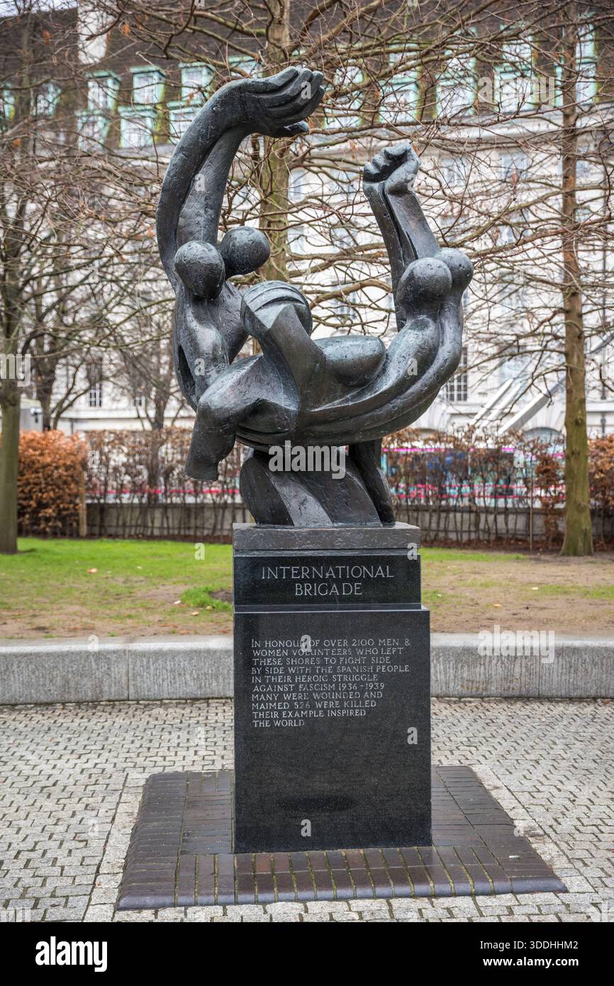Monument commémoratif de la brigade internationale statue de la rive sud, Jubilee Gardens. Banque D'Images