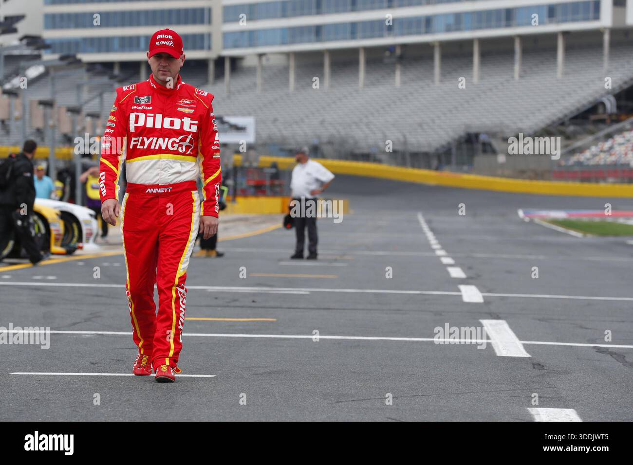 Concord, Caroline du Nord États-Unis - 26 mai 2018 : Michael Annett (5) traîne sur pit Road avant de se qualifier pour l'Alsco 300 au Charlotte Motor Speedway à Concord, Caroline du Nord. Banque D'Images