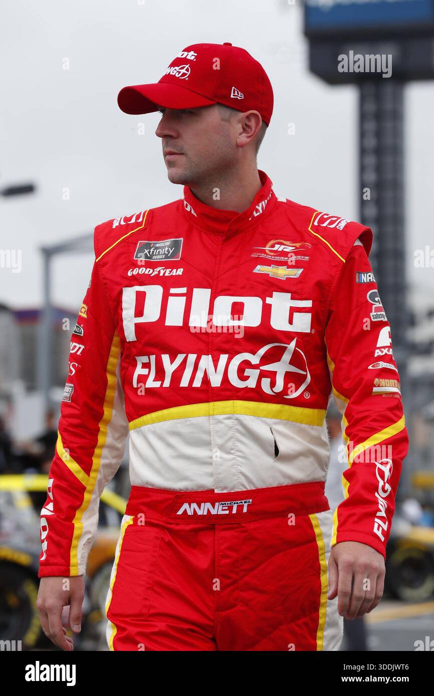 Concord, Caroline du Nord États-Unis - 26 mai 2018 : Michael Annett (5) traîne sur pit Road avant de se qualifier pour l'Alsco 300 au Charlotte Motor Speedway à Concord, Caroline du Nord. Banque D'Images