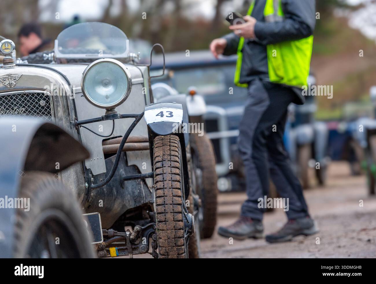 Les membres du car club Austin 7 d'avant-guerre participent à l'événement Dave Wilcox Memorial Hill Trials. Banque D'Images