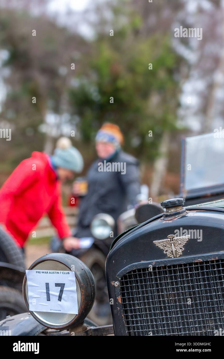 Les membres du car club Austin 7 d'avant-guerre participent à l'événement Dave Wilcox Memorial Hill Trials. Banque D'Images