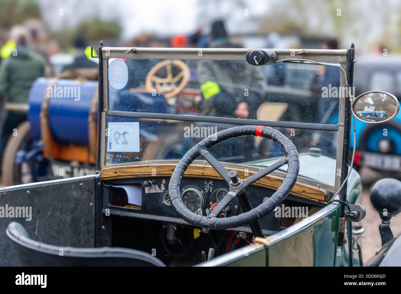 Les membres du car club Austin 7 d'avant-guerre participent à l'événement Dave Wilcox Memorial Hill Trials. Banque D'Images