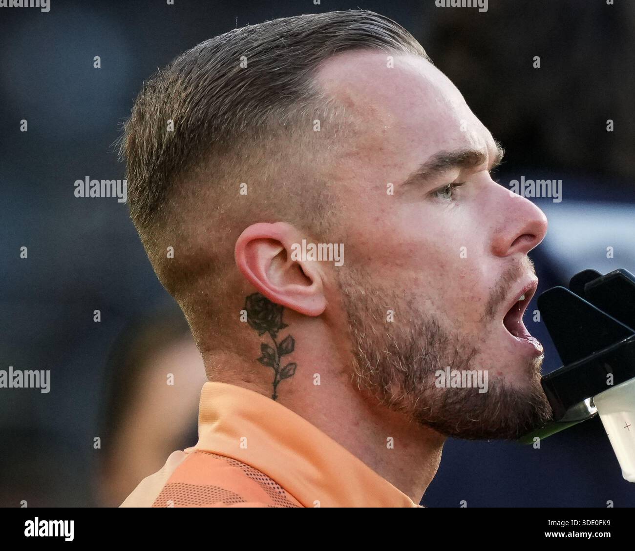 Derby, Royaume-Uni. 04 janvier 2026. Tatouage au cou de Joe Ward du comté de Derby pendant le match du championnat Sky Bet Derby County vs Wrexham au Pride Park Stadium, Derby, Royaume-Uni, 4 janvier 2026 (photo par Maynard Manyowa/News images) *** GER AUT sui OUT *** à Derby, Royaume-Uni le 1/4/2026. (Photo de Maynard Manyowa/News images/Sipa USA) crédit : Sipa USA/Alamy Live News Banque D'Images
