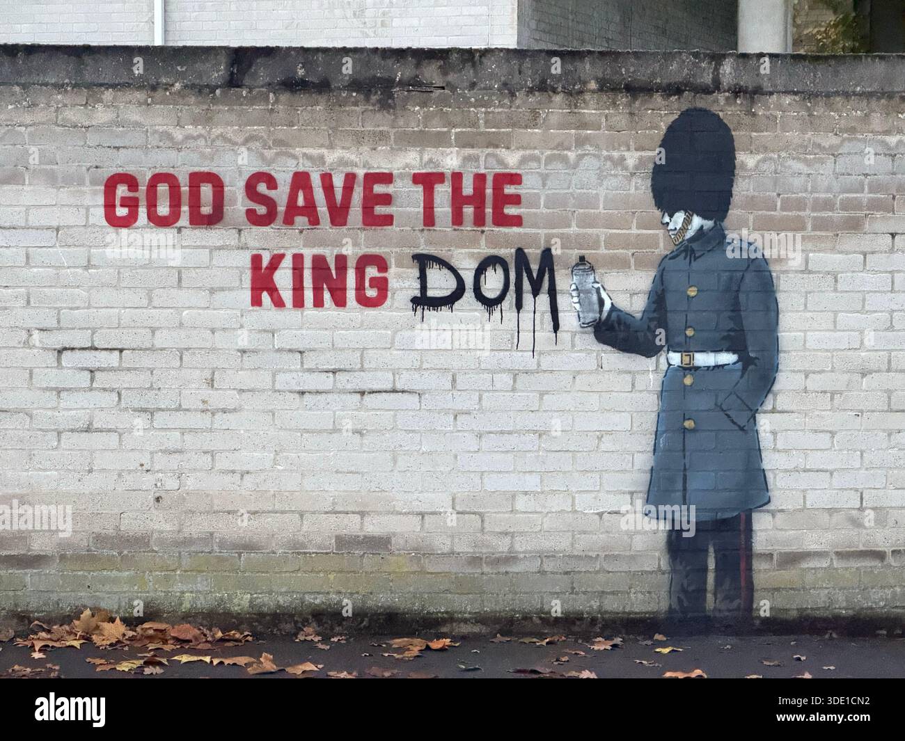 God Save the Kingdom graffiti / Street art à Windsor par DNZ Banque D'Images