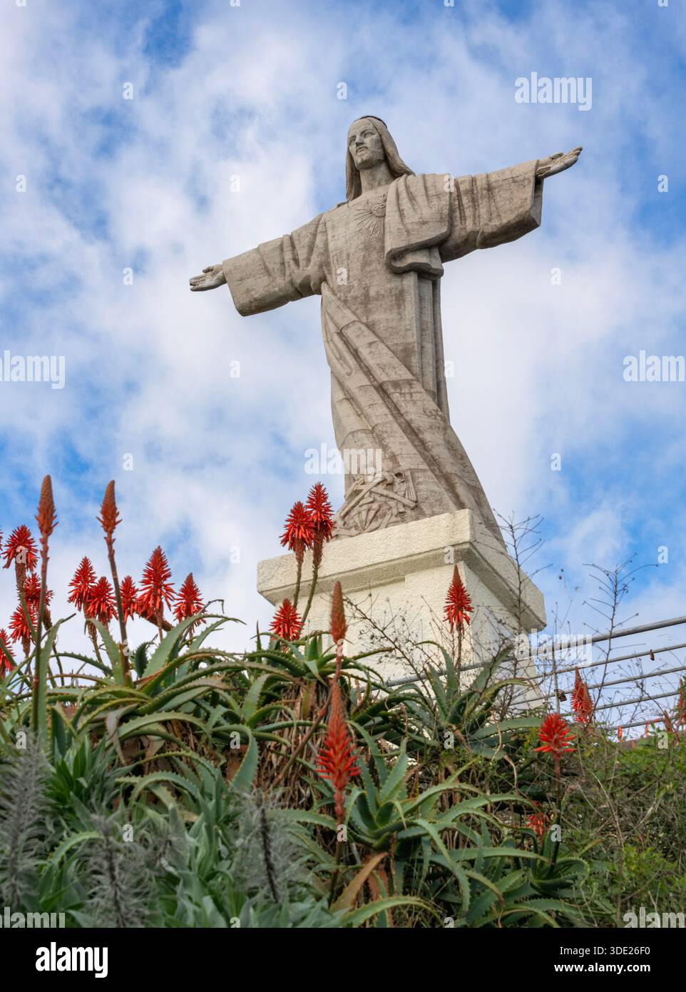 Statue du Christ Roi (Cristo Rei) également connue sous le nom de statue du Sacré-cœur, Garajau, Madère, Portugal Banque D'Images