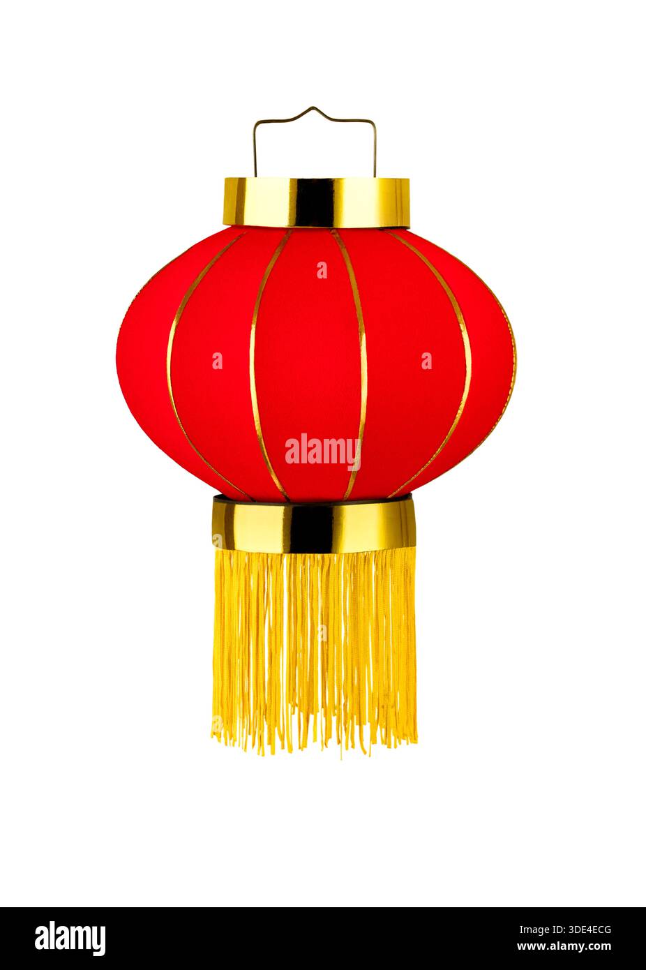 Design classique de lanterne rouge avec garniture dorée isolé sur fond blanc avec chemin de découpage. Elément de conception. Décoration festive et symbolique du nouvel an chinois Banque D'Images